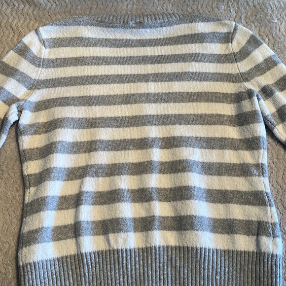 No Boundaries Women’s Sweater, Size XL. - Picture 3 of 3